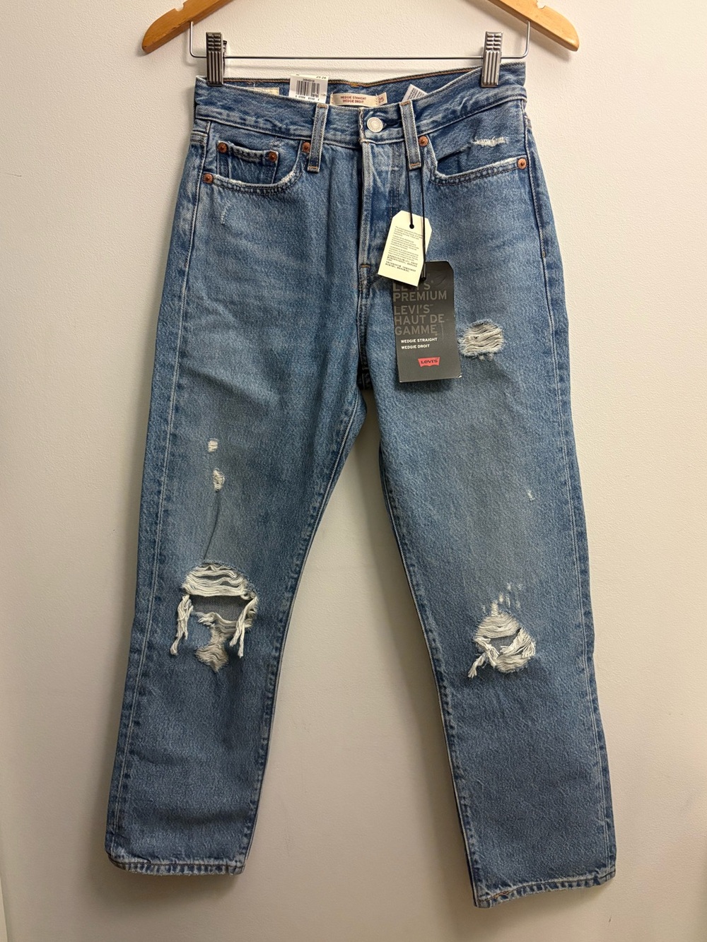 NWT Levi's Premium Wedgie Straight jeans, 100% cotton vintage wash, size 25